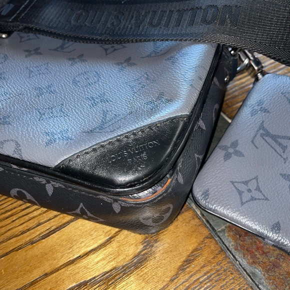 Trio Messenger Bag (black/grey) (used) (one minor scuff in picture) - Picture 6 of 9